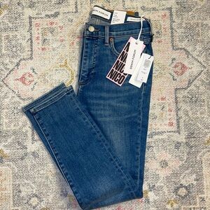 Aritzia Denim Forum, Nico Mid Rise, Size 26
